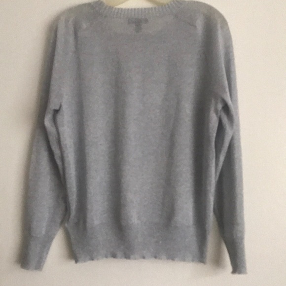 Lovely light knit with silver threading through - Picture 7 of 7